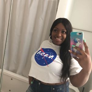 Meet your Posher, Lashae